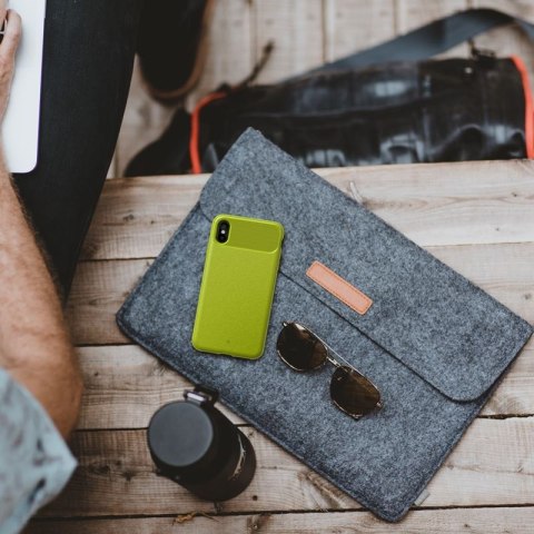 Caseology Vault Case - Etui iPhone Xs Max (Red) Caseology Vault Case - Etui iPhone Xs Max (Red)