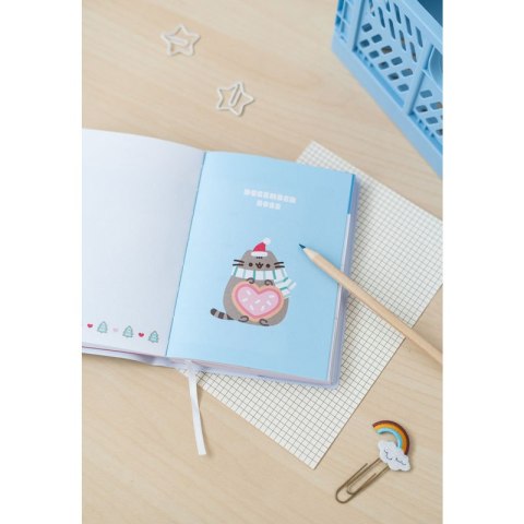 Pusheen - Kalendarz / planner tygodniowy 2022/2023 rok (11x15,5 cm) Pusheen - Kalendarz / planner tygodniowy 2022/2023 rok (11x15,5 cm)