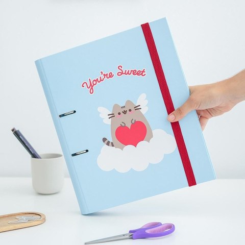 Pusheen - Segregator A4 z kolekcji Purrfect Love (2 ringi, gumka) Pusheen - Segregator A4 z kolekcji Purrfect Love (2 ringi, gumka)
