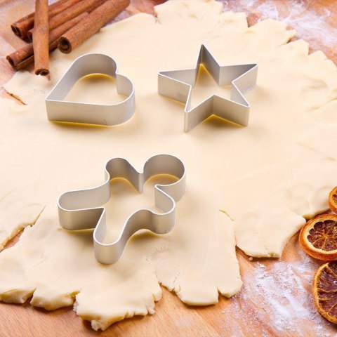 LA CUCINA WYKRAWACZE DO CIASTECZEK PIERNICZNKÓW ŚWIĄTECZNYCH LA CUCINA LA CUCINA WYKRAWACZE DO CIASTECZEK PIERNICZNKÓW ŚWIĄTECZNYCH LA CUCINA