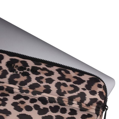 Kate Spade New York Puffer Sleeve - Pokrowiec MacBook Pro 14" / Notebook 14" (Classic Leopard) Kate Spade New York Puffer Sleeve - Pokrowiec MacBook Pro 14" / Notebook 14" (Classic Leopard)