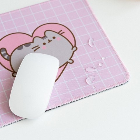 Pusheen - Podkładka pod mysz z kolekcji Moments (23 x 19 cm) Pusheen - Podkładka pod mysz z kolekcji Moments (23 x 19 cm)