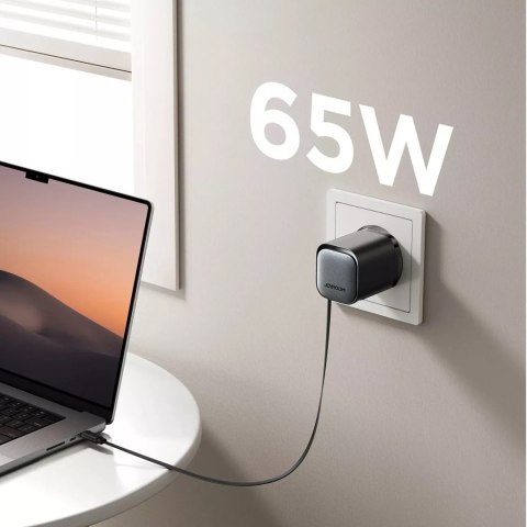 Joyroom Ładowarka GaN Joyroom JR-TCL02 65W USB-A USB-C z wbudowanym kablem USB-C - Czarna Joyroom Ładowarka GaN Joyroom JR-TCL02 65W USB-A USB-C z wbudowanym kablem USB-C - Czarna