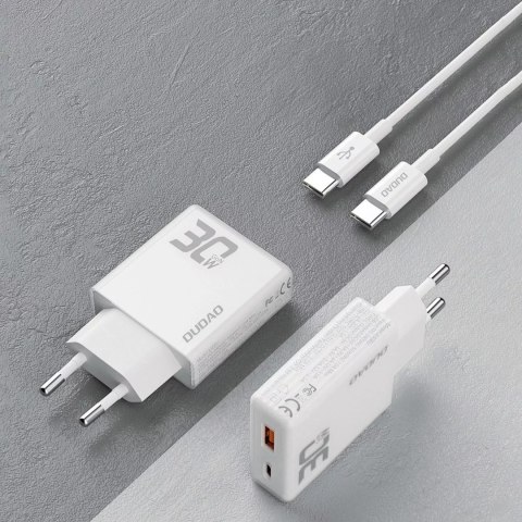 Joyroom Ładowarka sieciowa GaN Dudao A30EUT 30W USB-A / USB-C + kabel USB-C - USB-C - Biała Joyroom Ładowarka sieciowa GaN Dudao A30EUT 30W USB-A / USB-C + kabel USB-C - USB-C - Biała