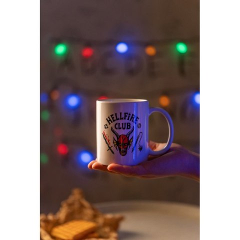 Stranger Things - Kubek ceramiczny w pudełku prezentowym 350 ml (Hellfire Club) Stranger Things - Kubek ceramiczny w pudełku prezentowym 350 ml (Hellfire Club)