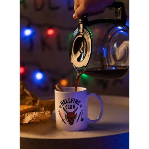 Stranger Things - Kubek ceramiczny w pudełku prezentowym 350 ml (Hellfire Club) Stranger Things - Kubek ceramiczny w pudełku prezentowym 350 ml (Hellfire Club)