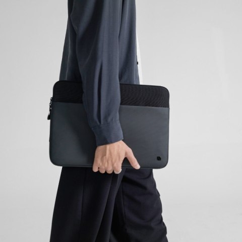Incase A.R.C. Sleeve - Pokrowiec z kieszenią MacBook Pro 16" (M4/M3/M2/M1/2024-2021) (Czarny) Incase A.R.C. Sleeve - Pokrowiec z kieszenią MacBook Pro 16" (M4/M3/M2/M1/2024-2021) (Czarny)