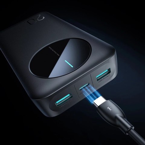 Joyroom Powerbank Joyroom 20000mAh 2.4A 2x USB-A 1x USB-C - czarny Joyroom Powerbank Joyroom 20000mAh 2.4A 2x USB-A 1x USB-C - czarny