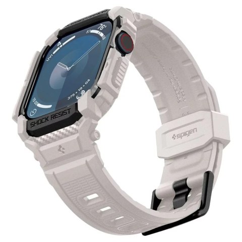 Spigen ETUI Z PASKIEM DO APPLE WATCH 10 (46MM) DUNE BEIGE BIAŁE SPIGEN RUGGED ARMOR PRO Spigen ETUI Z PASKIEM DO APPLE WATCH 10 (46MM) DUNE BEIGE BIAŁE SPIGEN RUGGED ARMOR PRO