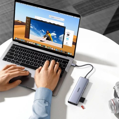 UGreen Adapter Ugreen CM498 USB-C HDMI VGA RJ45 USB-A SD PD 100W Hub 9w1 Szary UGreen Adapter Ugreen CM498 USB-C HDMI VGA RJ45 USB-A SD PD 100W Hub 9w1 Szary