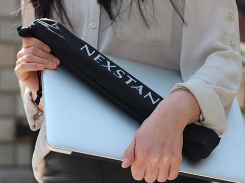 Nexstand Przenośne składane biurko Nexstand K2 stojak pod laptopa podstawka Czarna Nexstand Przenośne składane biurko Nexstand K2 stojak pod laptopa podstawka Czarna