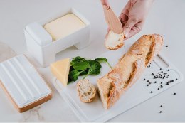 PRACTIC INTELIGENTNA MASELNICZKA WODNA Z NOŻYKIEM BIAŁA