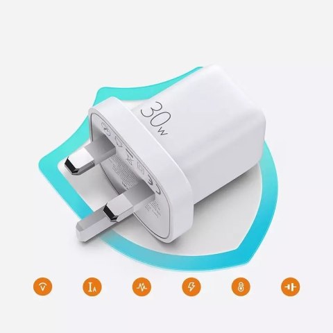 Joyroom Joyroom ładowarka sieciowa USB Typ C / USB 30W Power Delivery Quick Charge 4,5A (wtyczka UK) biały (L-QP303) Joyroom Joyroom ładowarka sieciowa USB Typ C / USB 30W Power Delivery Quick Charge 4,5A (wtyczka UK) biały (L-QP303)