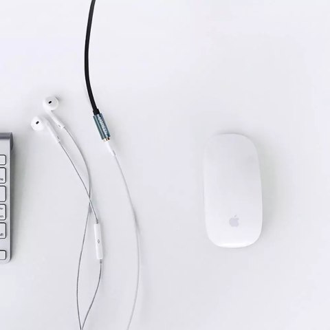UGreen Kabel UGREEN adapter przedłużacz AUX mini jack 3,5 mm 2m niebieski (AV118) UGreen Kabel UGREEN adapter przedłużacz AUX mini jack 3,5 mm 2m niebieski (AV118)