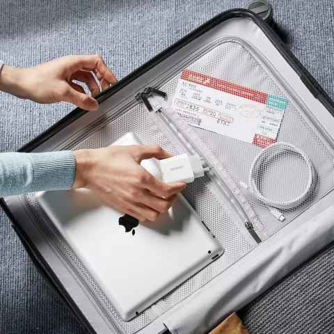 UGreen Ładowarka sieciowa UGREEN USB Power Delivery 3.0 Quick Charge 4.0+ 20W 3A biały (60450) UGreen Ładowarka sieciowa UGREEN USB Power Delivery 3.0 Quick Charge 4.0+ 20W 3A biały (60450)