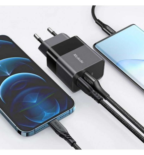 Mcdodo Ładowarka sieciowa Mcdodo CH-1952 USB + USB-C, 20W + kabel USB-C do Lightning (czarna) Mcdodo Ładowarka sieciowa Mcdodo CH-1952 USB + USB-C, 20W + kabel USB-C do Lightning (czarna)