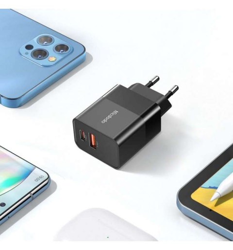 Mcdodo Ładowarka sieciowa Mcdodo CH-1952 USB + USB-C, 20W + kabel USB-C do Lightning (czarna) Mcdodo Ładowarka sieciowa Mcdodo CH-1952 USB + USB-C, 20W + kabel USB-C do Lightning (czarna)