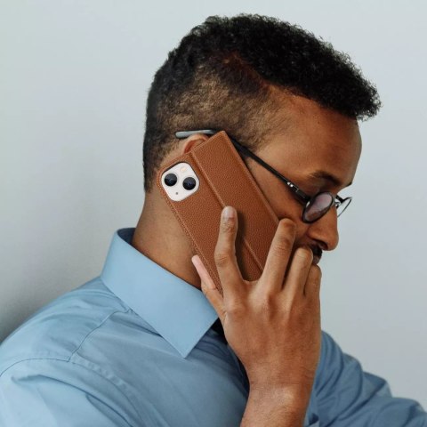 Dux Ducis Dux Ducis Skin X2 etui do iPhone 14 pokrowiec z magnetyczną klapką brązowy Dux Ducis Dux Ducis Skin X2 etui do iPhone 14 pokrowiec z magnetyczną klapką brązowy