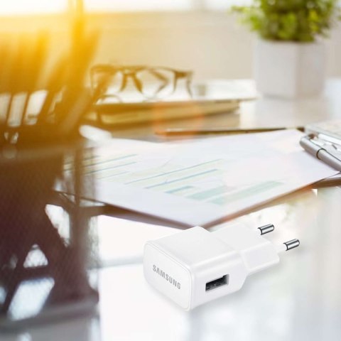 Samsung Oryginalna Ładowarka sieciowa Samsung EP-TA50EWE 7.75W + Kabel USB-C EP-DW700CWE 1.5m biały Samsung Oryginalna Ładowarka sieciowa Samsung EP-TA50EWE 7.75W + Kabel USB-C EP-DW700CWE 1.5m biały